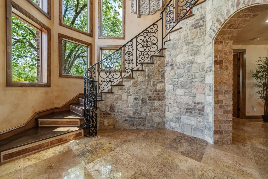 25110 River Road Spicewood TX 78669