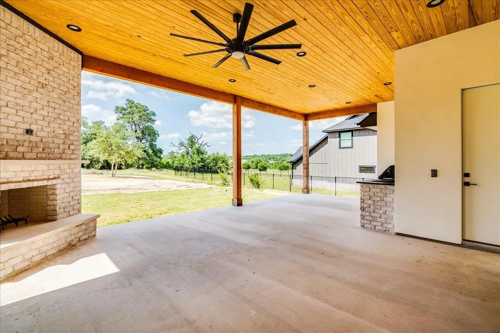 1731 Nature View Loop Driftwood TX 78619