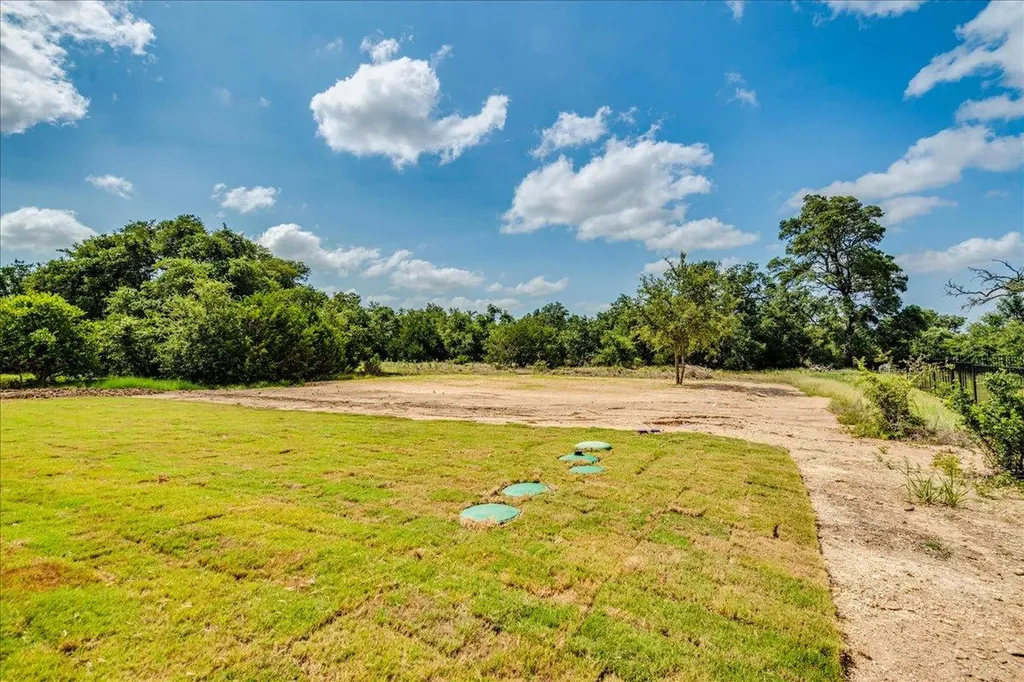 1731 Nature View Loop Driftwood TX 78619