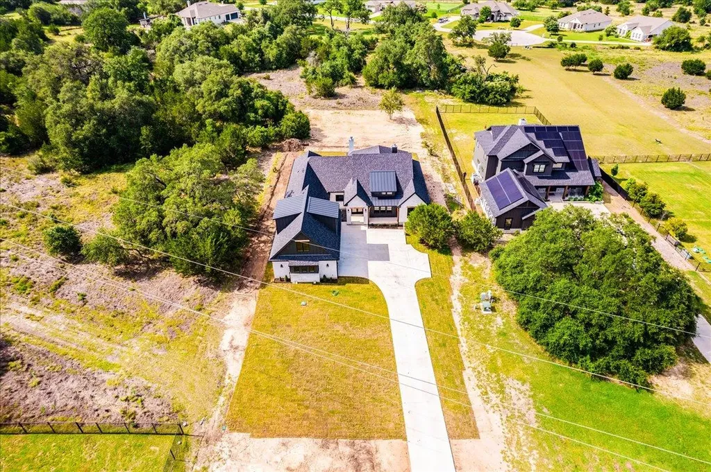 1731 Nature View Loop Driftwood TX 78619