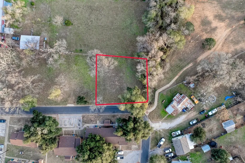 Lot 4 E Alamo Street Elgin TX 78621