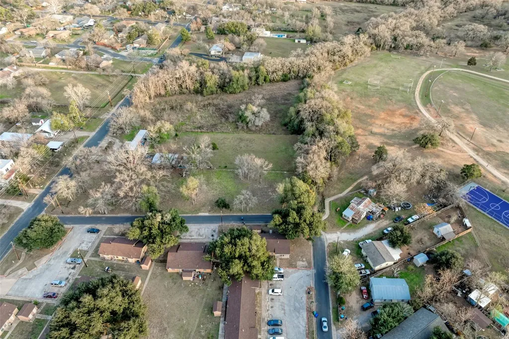 Lot 4 E Alamo Street Elgin TX 78621