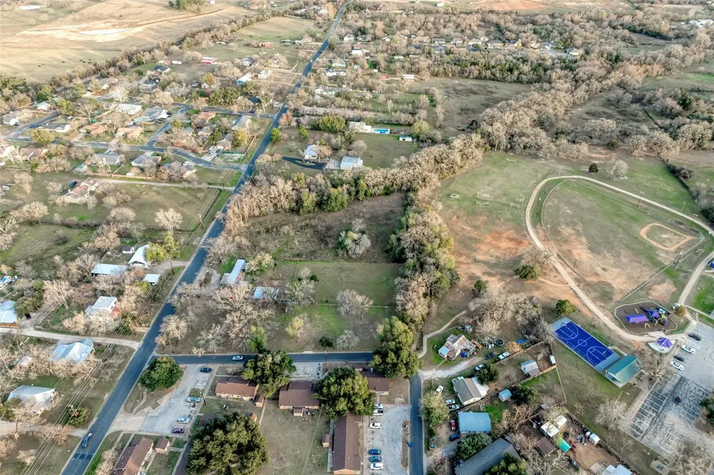 Lot 4 E Alamo Street Elgin TX 78621
