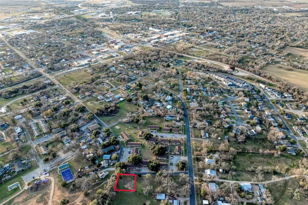 Lot 4 E Alamo Street Elgin TX 78621