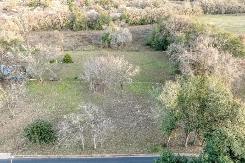 Lot 4 E Alamo Street Elgin TX 78621