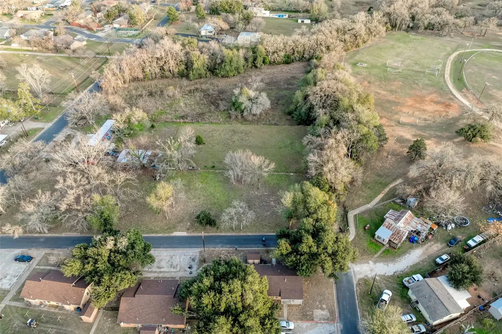 Lot 4 E Alamo Street Elgin TX 78621