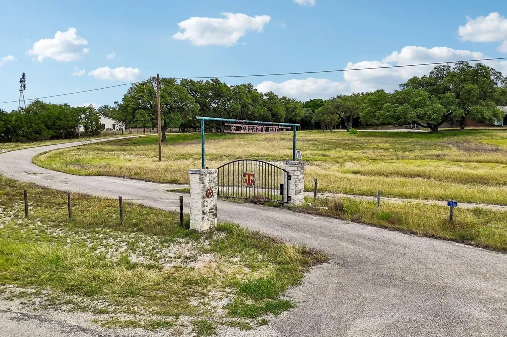 1876 Rocky Road Blanco TX 78606