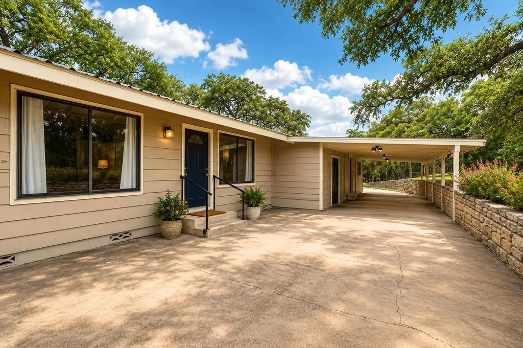 1876 Rocky Road Blanco TX 78606