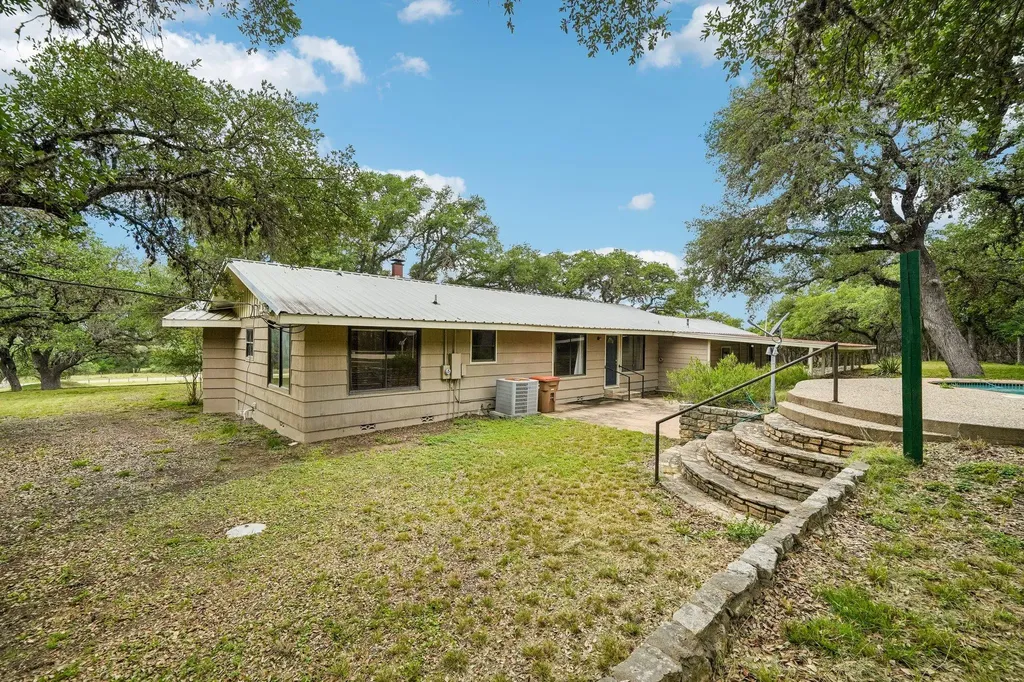 1876 Rocky Road Blanco TX 78606