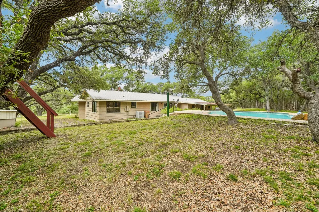 1876 Rocky Road Blanco TX 78606
