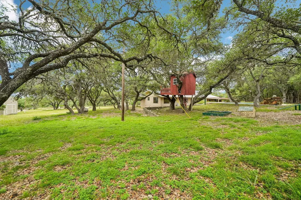 1876 Rocky Road Blanco TX 78606