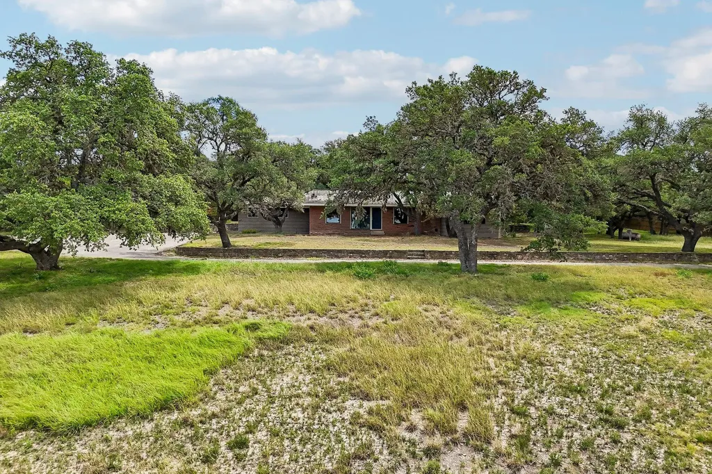 1876 Rocky Road Blanco TX 78606