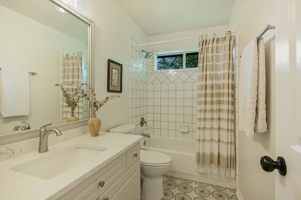 12506 Canyon Glen Drive Austin TX 78732