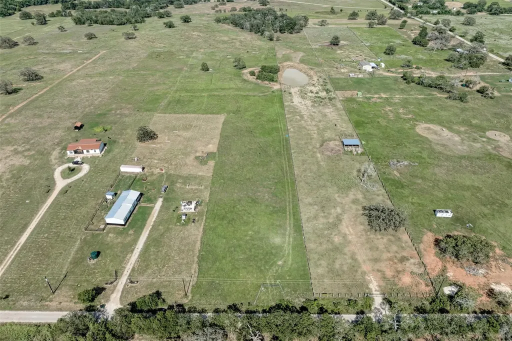 5309 Tenney Creek Road Luling TX 78648