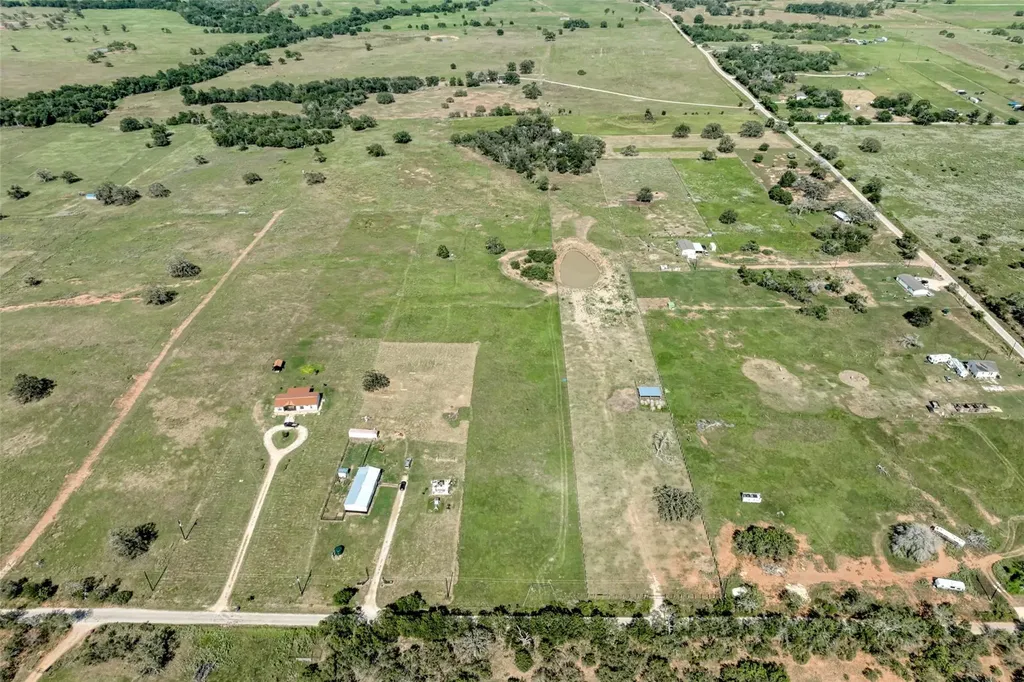 5309 Tenney Creek Road Luling TX 78648