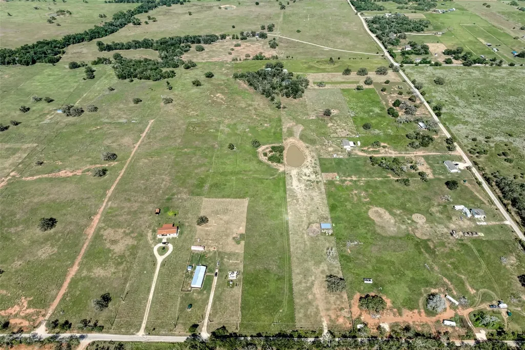 5309 Tenney Creek Road Luling TX 78648