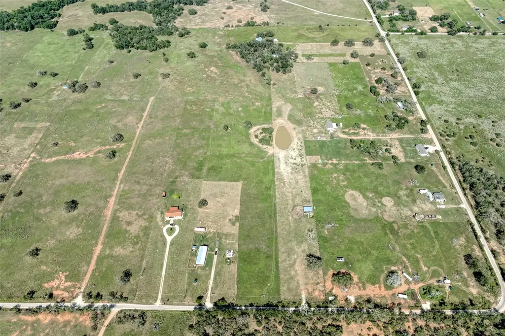5309 Tenney Creek Road Luling TX 78648