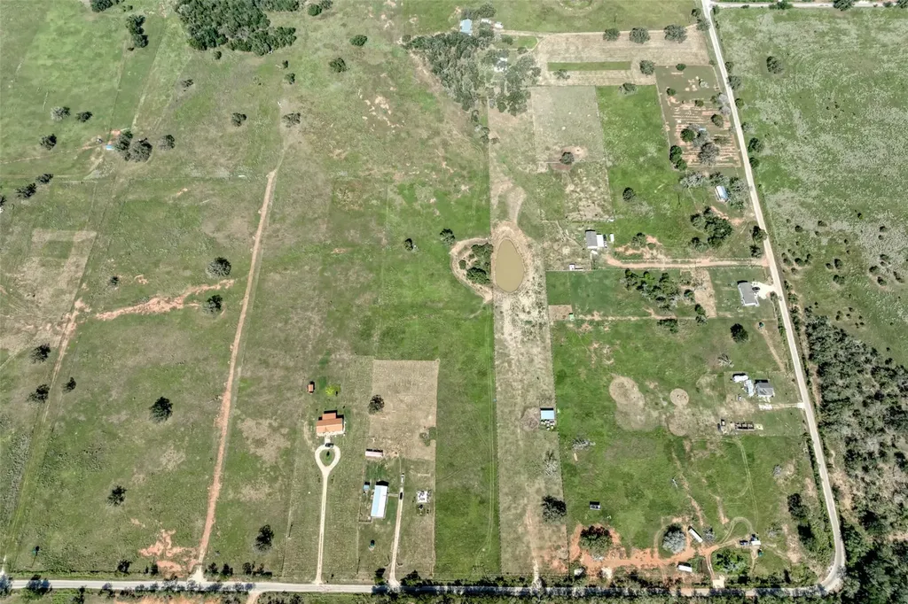 5309 Tenney Creek Road Luling TX 78648