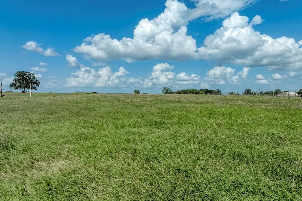 5309 Tenney Creek Road Luling TX 78648