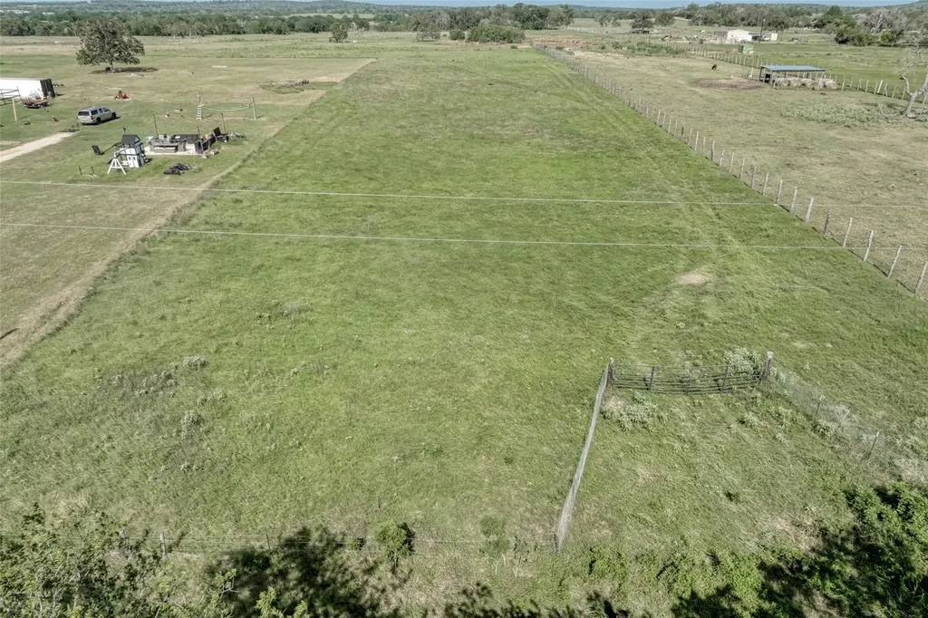 5309 Tenney Creek Road Luling TX 78648