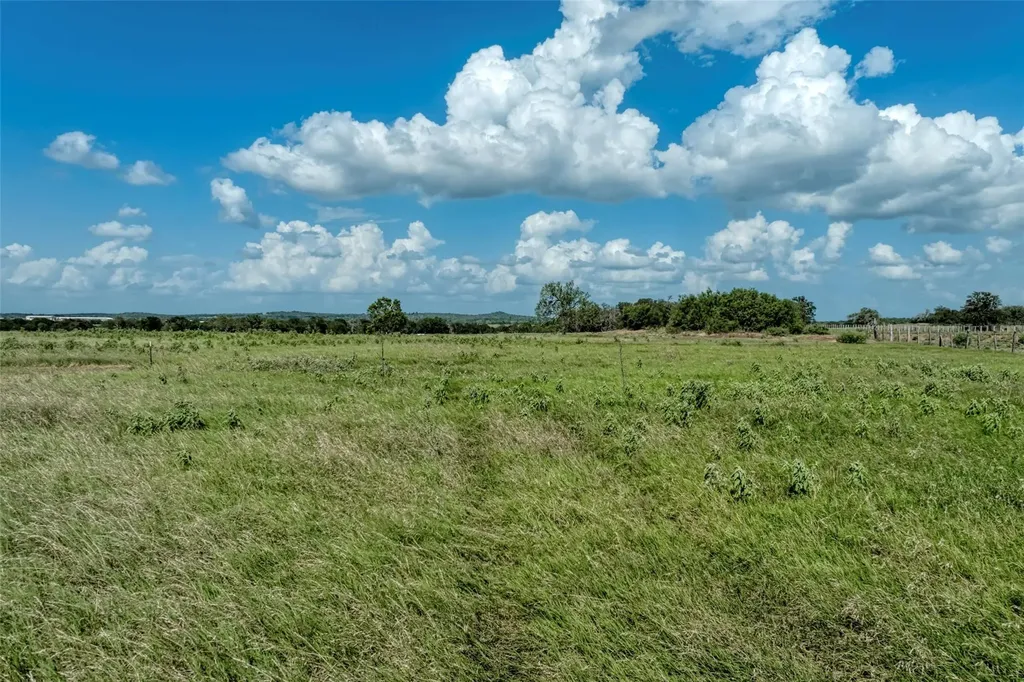 5309 Tenney Creek Road Luling TX 78648