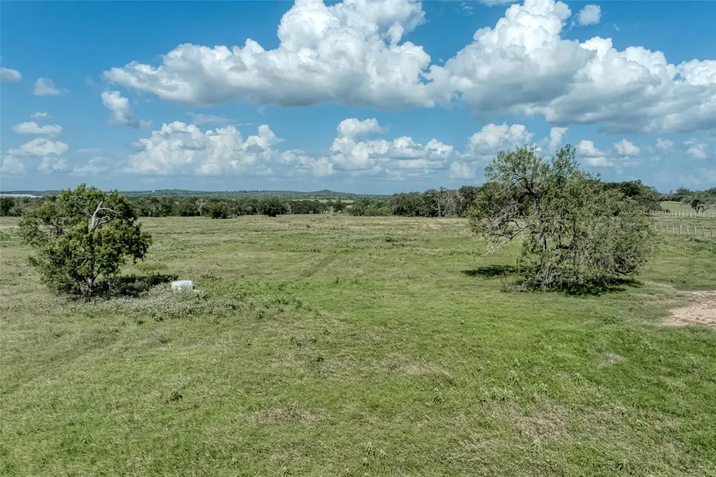 5309 Tenney Creek Road Luling TX 78648