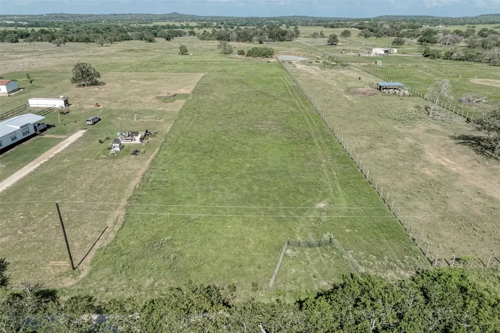 5309 Tenney Creek Road Luling TX 78648