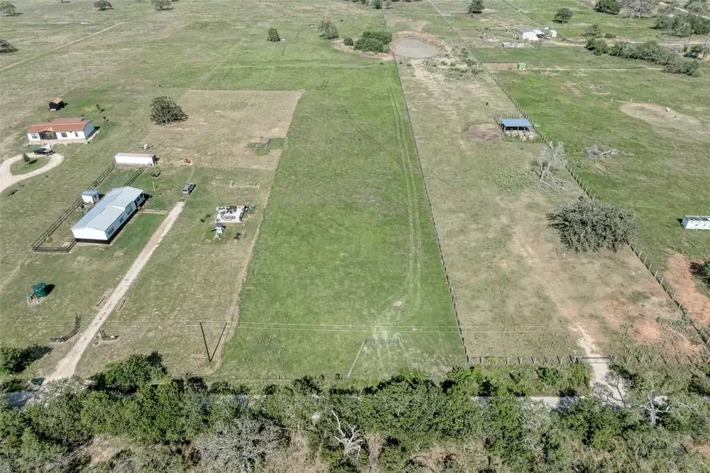 5309 Tenney Creek Road Luling TX 78648