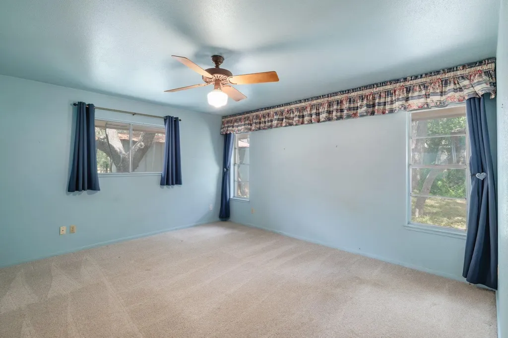 304 Hill Country Lane San Antonio TX 78232