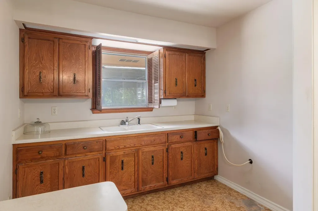 304 Hill Country Lane San Antonio TX 78232