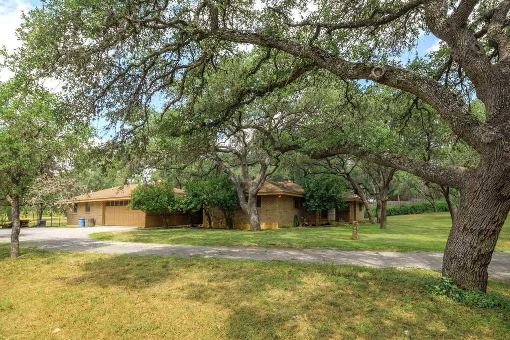 304 Hill Country Lane San Antonio TX 78232