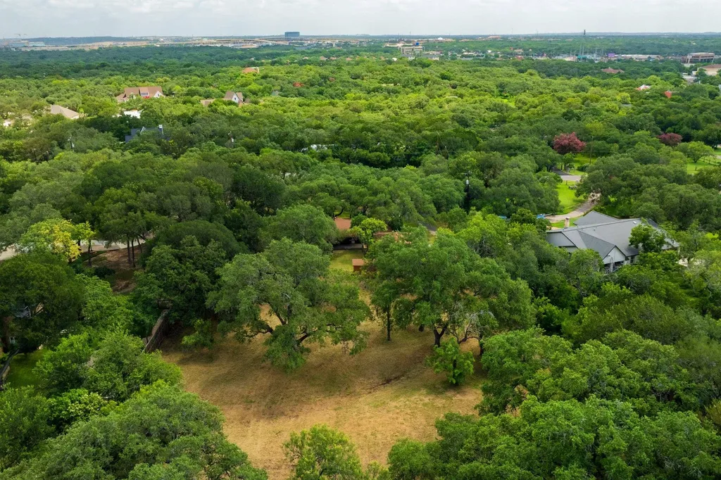 304 Hill Country Lane San Antonio TX 78232