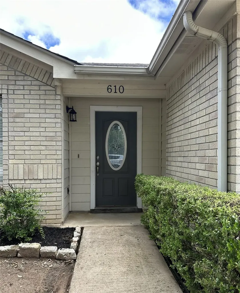 610 Riverway Lane Leander TX 78641