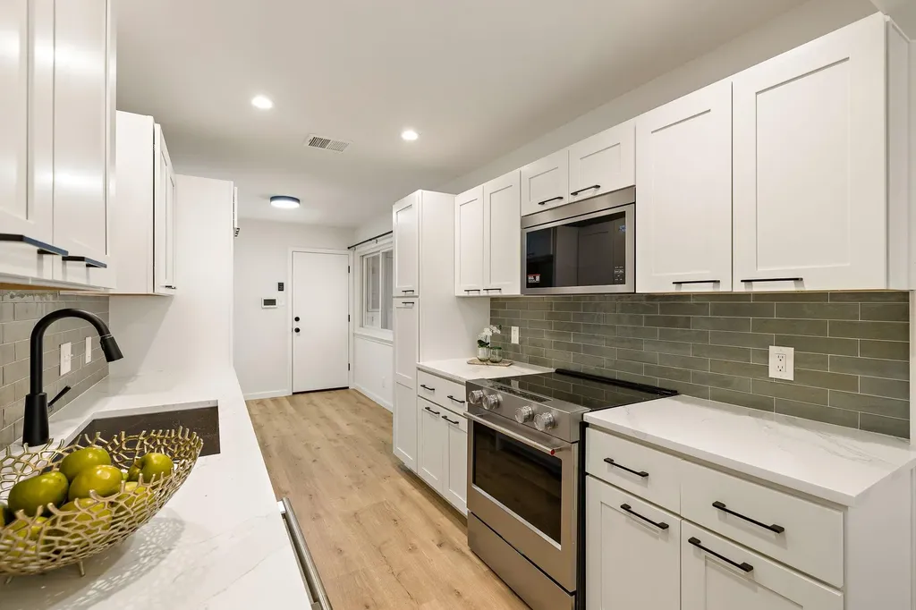 8211 Greenslope Drive Austin TX 78759