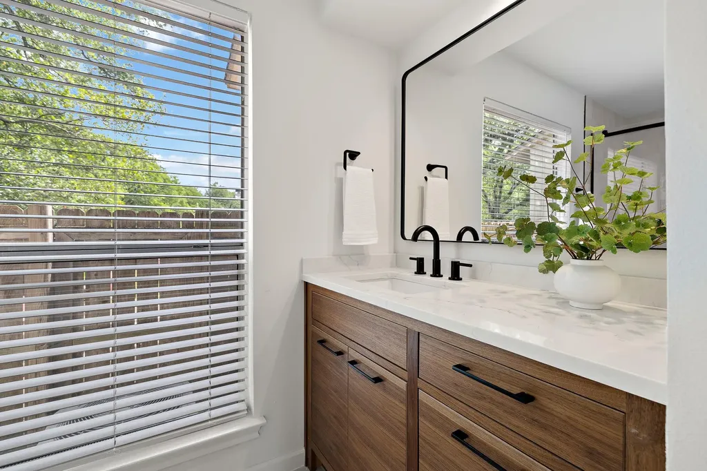 8211 Greenslope Drive Austin TX 78759