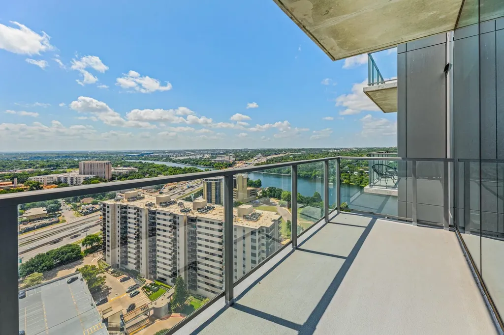 44 East Avenue Austin TX 78701