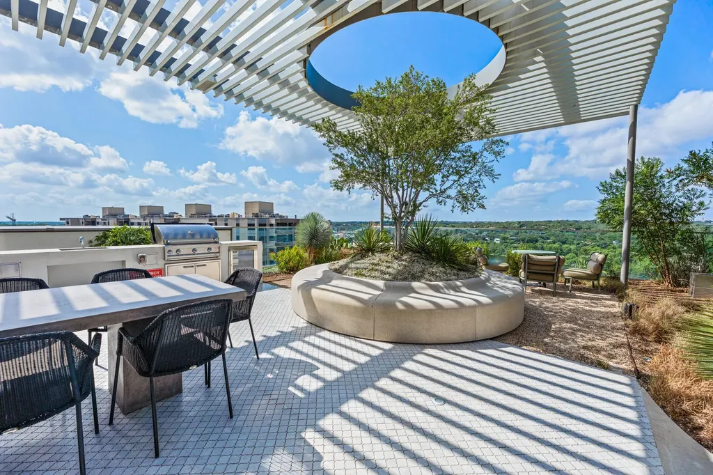 44 East Avenue Austin TX 78701