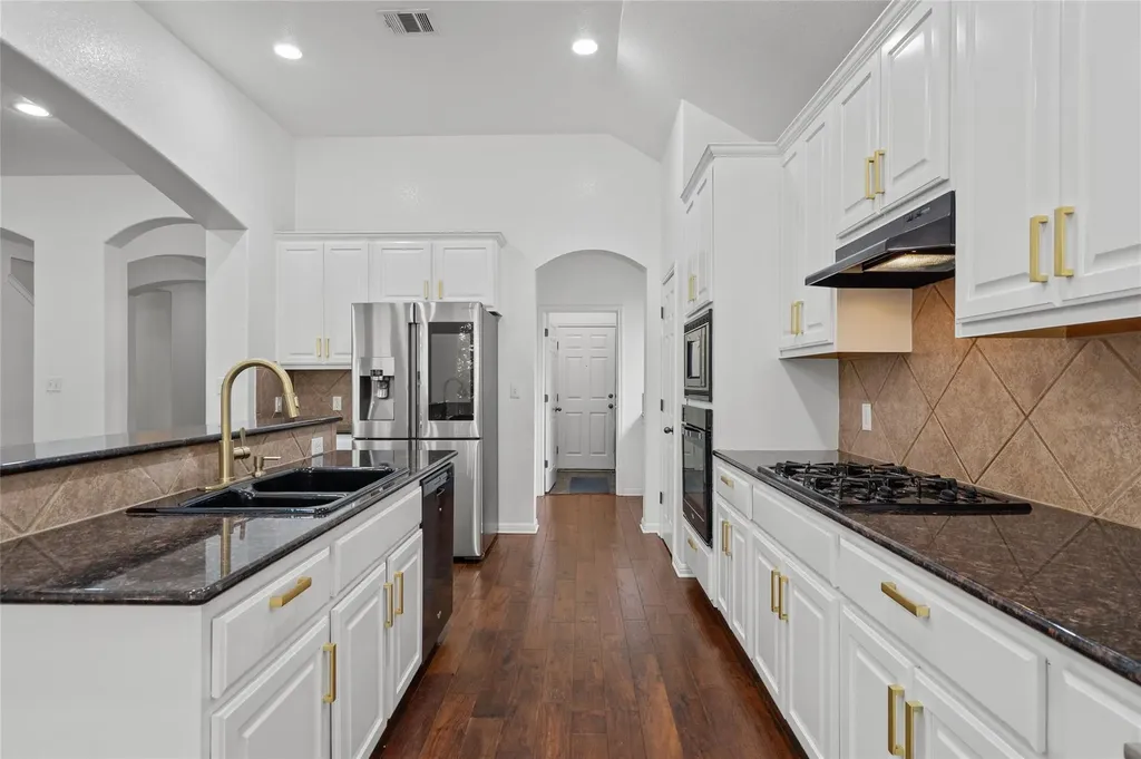 10421 Hansa Drive Austin TX 78739