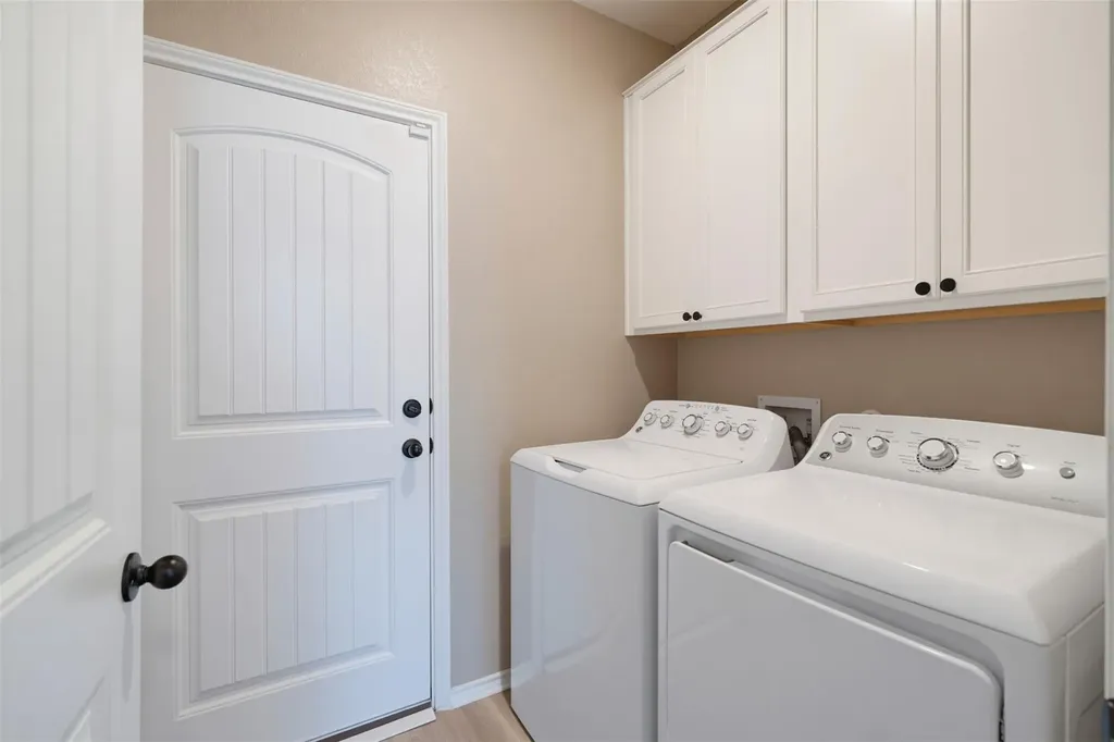 7801 Song Sparrow Drive Austin TX 78744