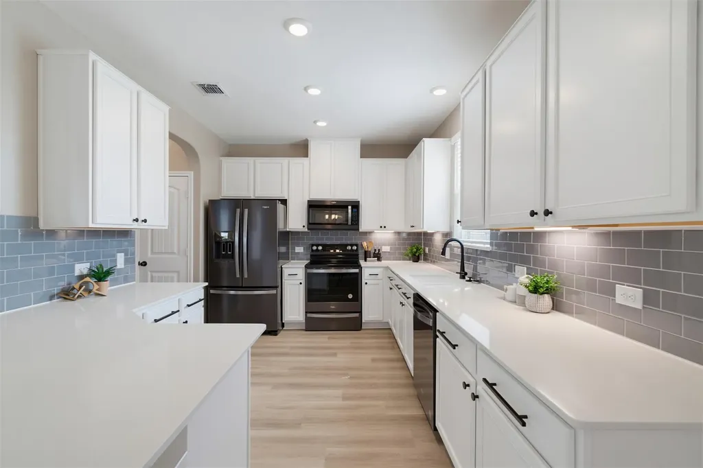7801 Song Sparrow Drive Austin TX 78744