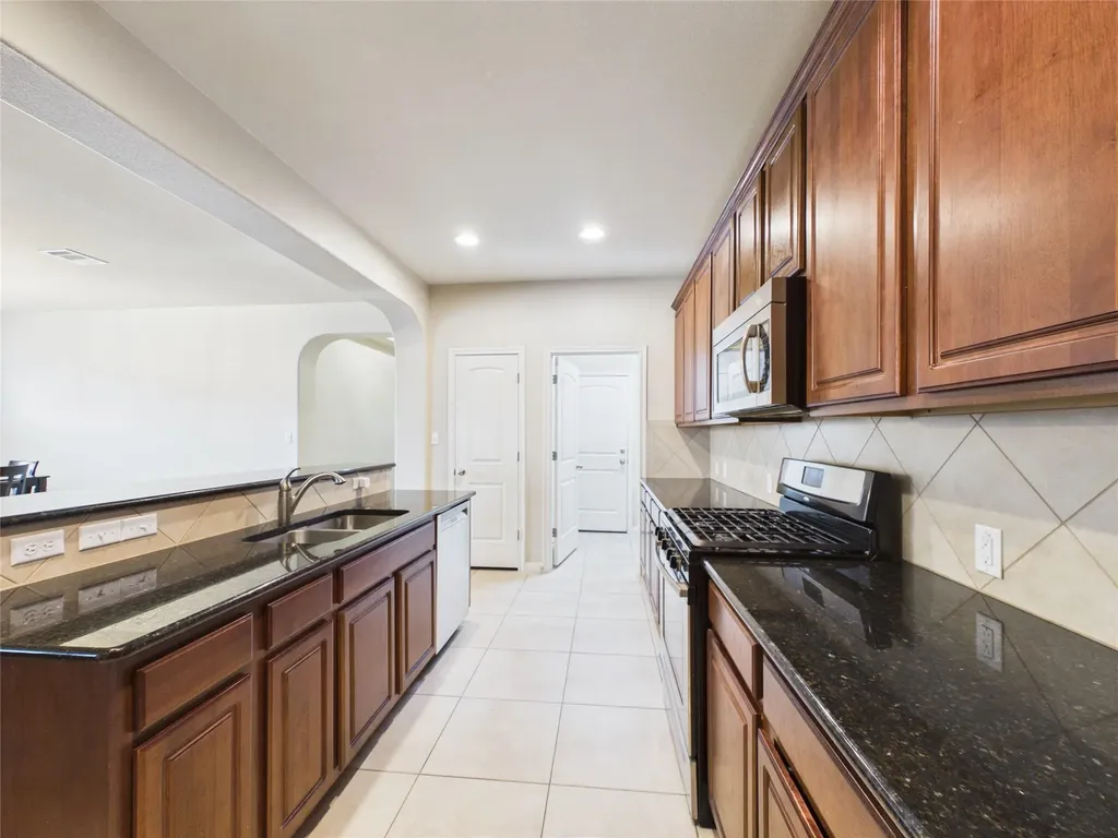 1070 Sussex Way Round Rock TX 78665