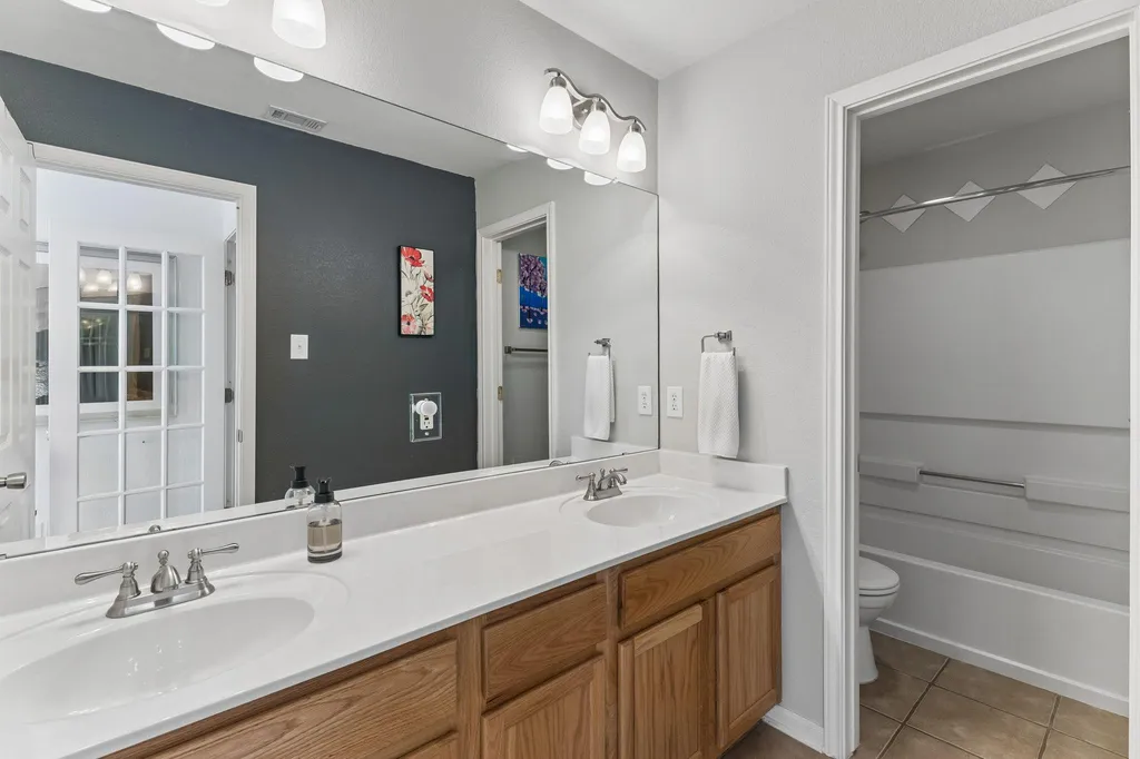 8909 Mountain Shadows Cove Austin TX 78735