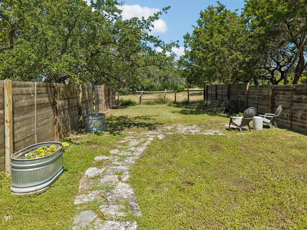 8909 Mountain Shadows Cove Austin TX 78735