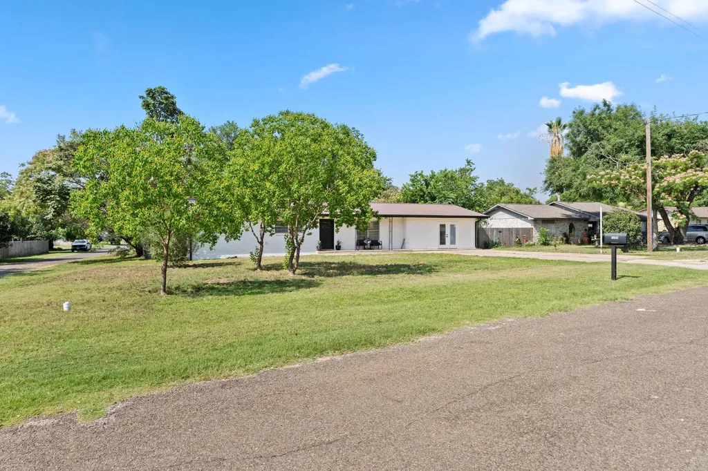 1200 Ash Drive Marble Falls TX 78654