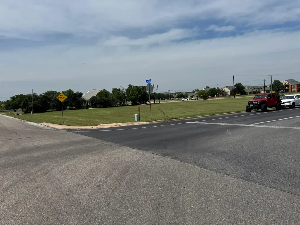 909 Old 1460 Trail Georgetown TX 78626