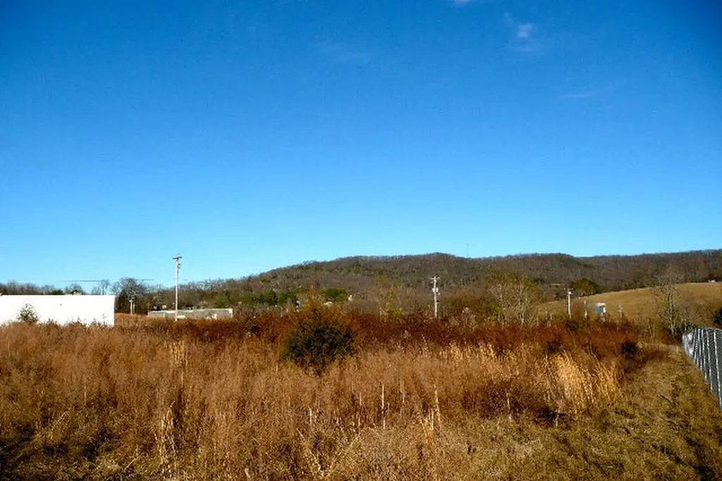 2 Ac Cookeville Highway Livingston TN 38570