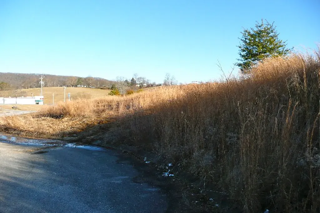 2 Ac Cookeville Highway Livingston TN 38570