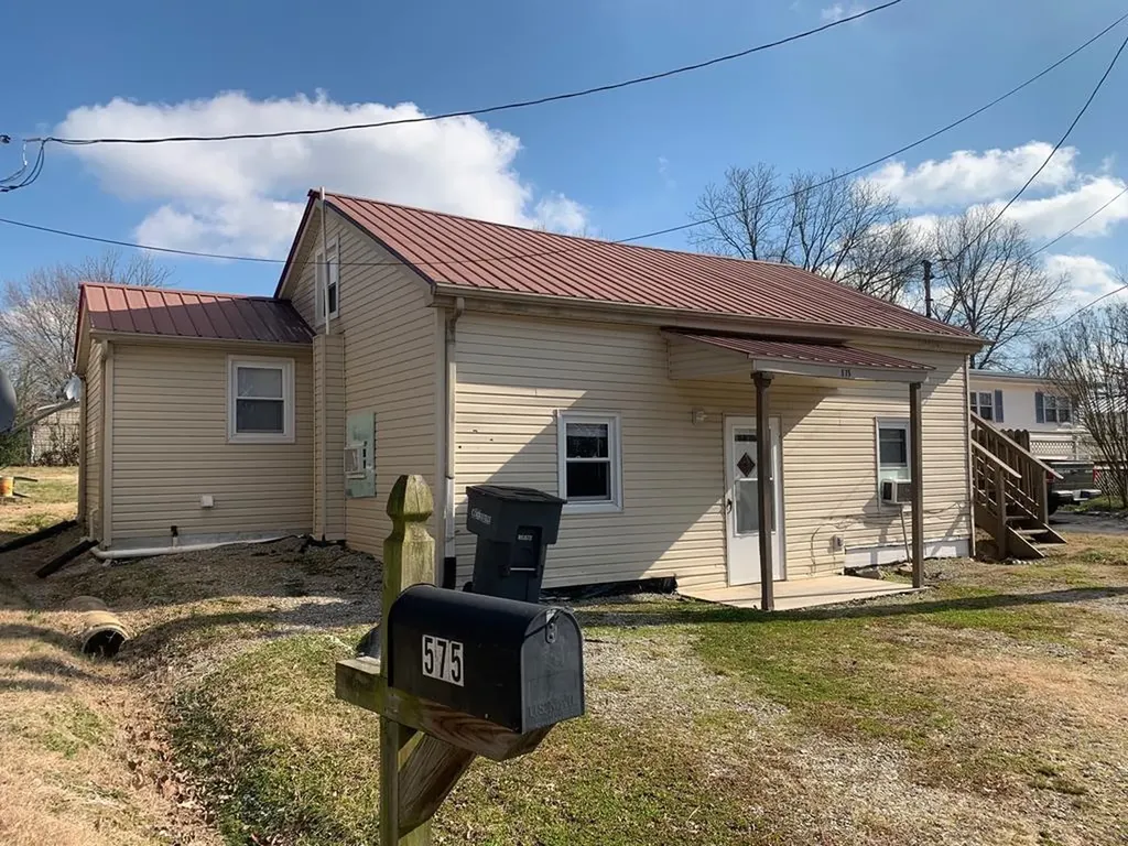 494 W 6th Street Cookeville TN 38501
