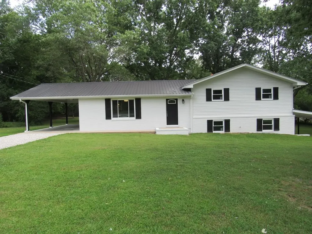 1797 Gainesboro Highway Bloomington Springs TN 38545