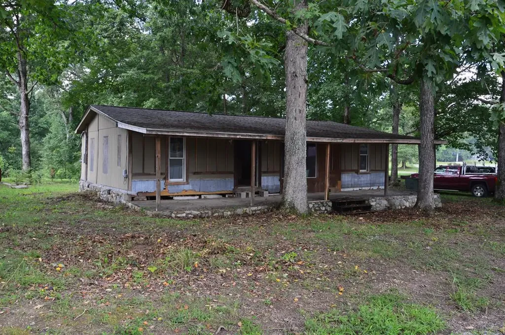 194 Holiday Lane Sparta TN 38583